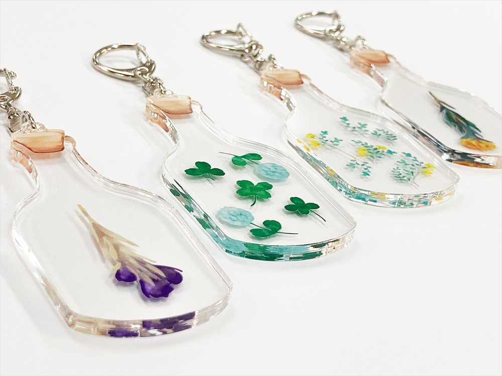 リバーシブルアクリルキーホルダー<br>両面印刷<br>フルカラーインクジェット印刷