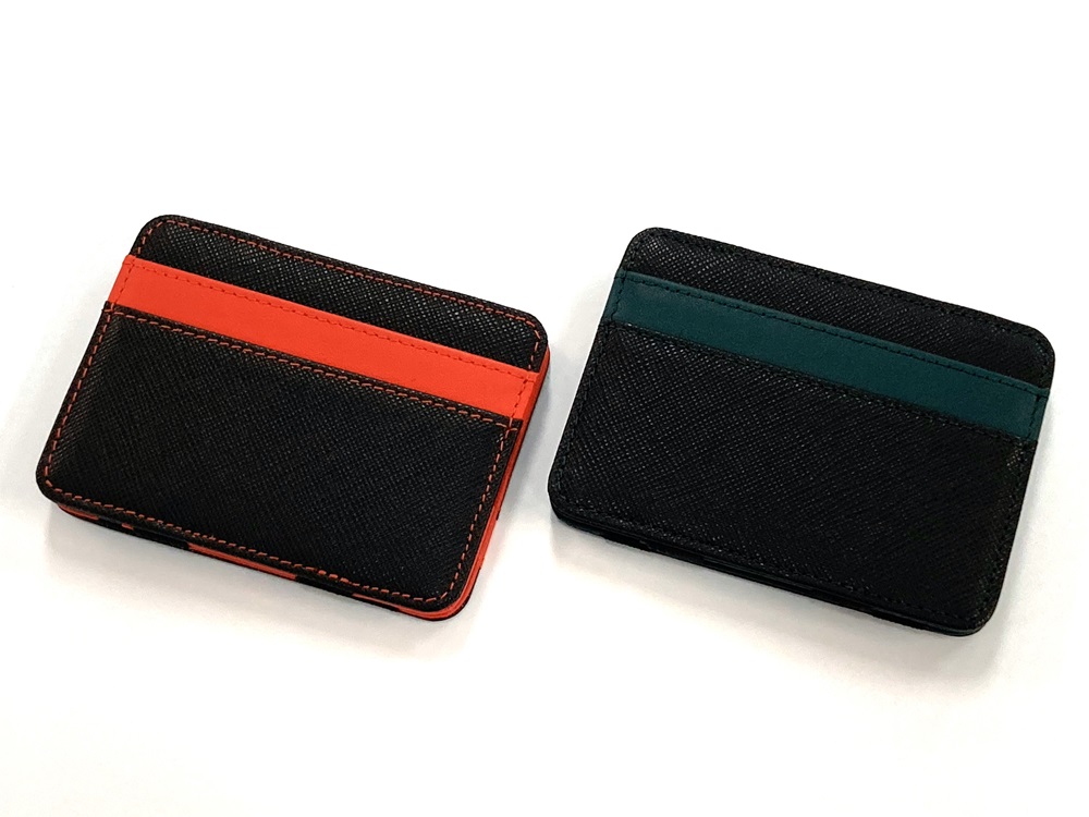 レザーカードホルダー